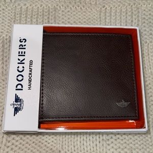 Dockers wallet